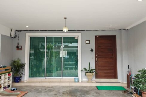 Rumah Dua Tingkat Untuk Dijual Taman Puncak Jelapang