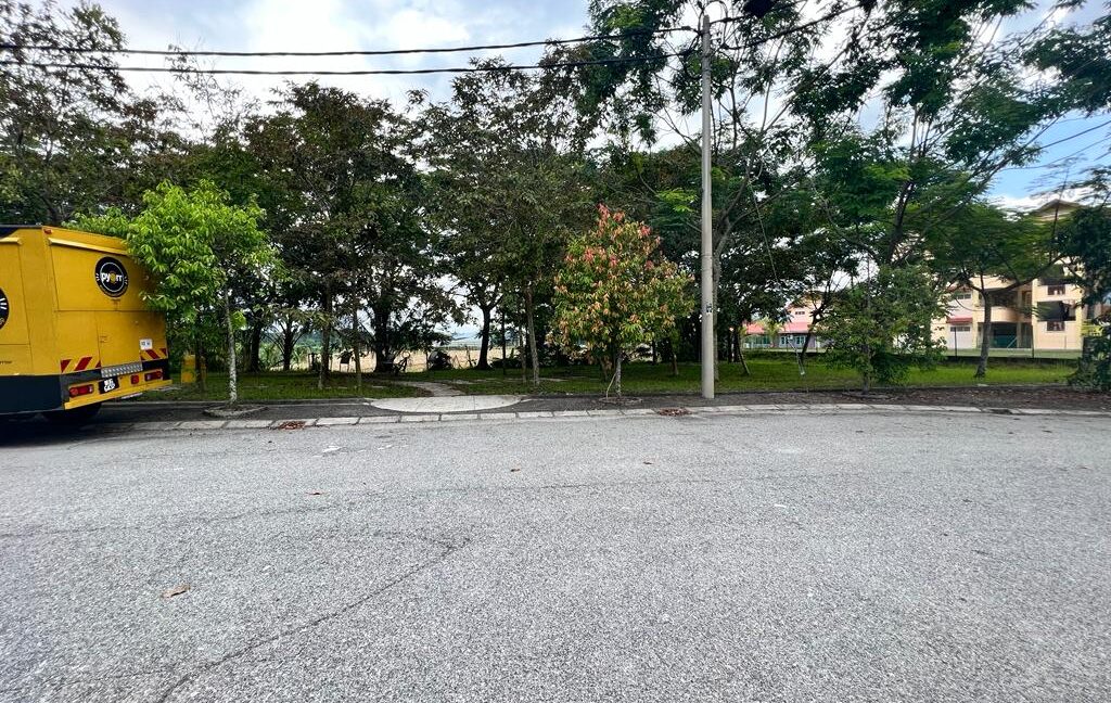 CORNER-LOT-FREEHOLD-Taman-Meru-Perdana-2-Ipoh-Perak-For-SALE-1