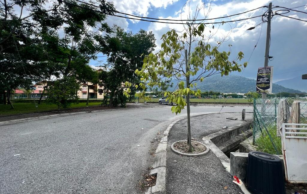 CORNER-LOT-FREEHOLD-Taman-Meru-Perdana-2-Ipoh-Perak-For-SALE-10
