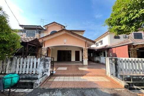 Untuk dijual Semi Detached Venice Desa, Manjung Raya.