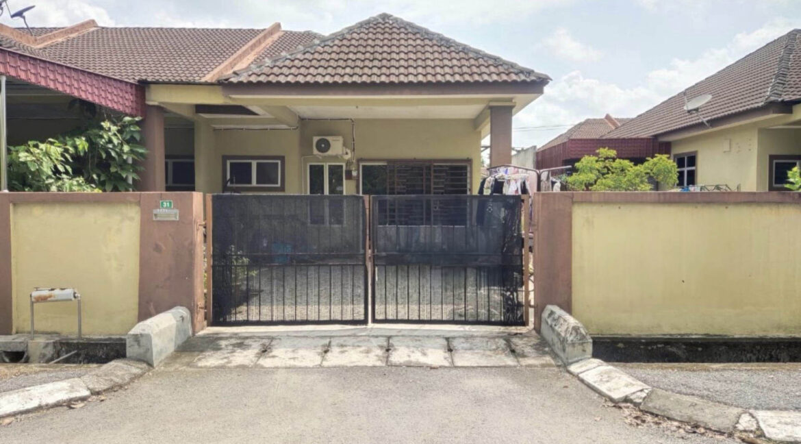 Rumah teres untuk dijual di Pusing, Batu Gajah, Perak.