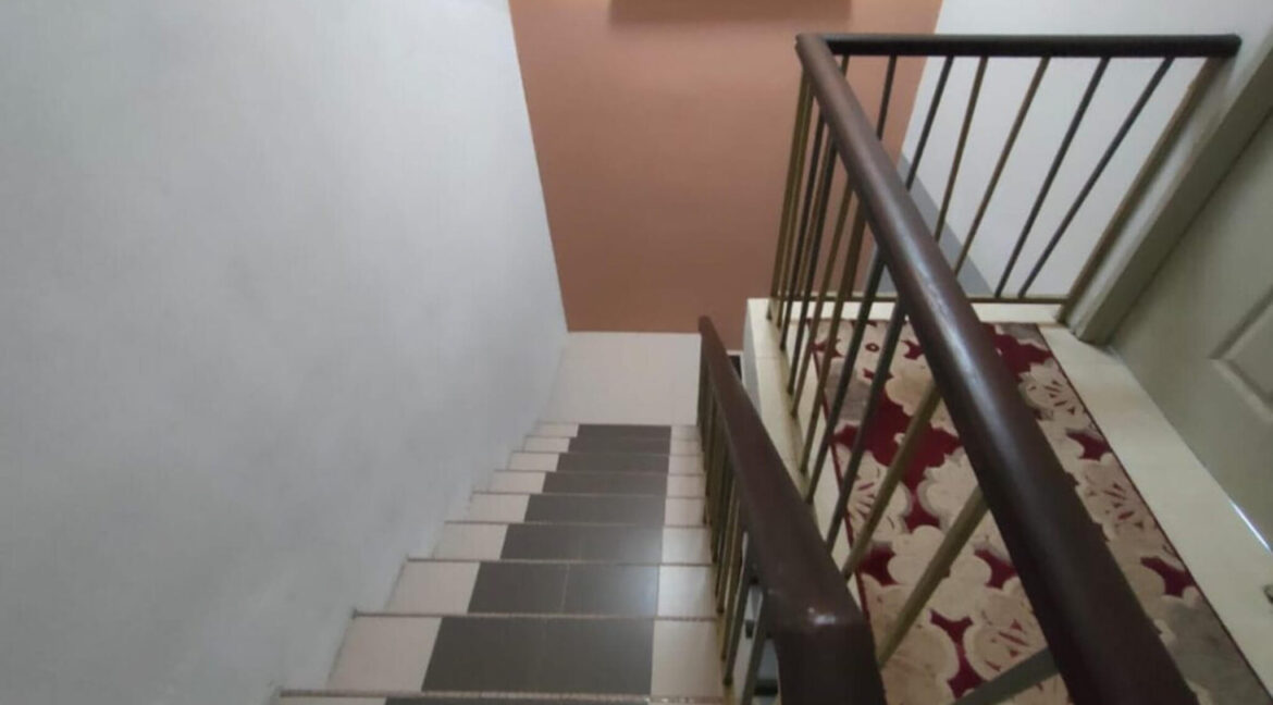 rumah-dua-tingkat-untuk-dijual-di-halaman-meru-impian-07