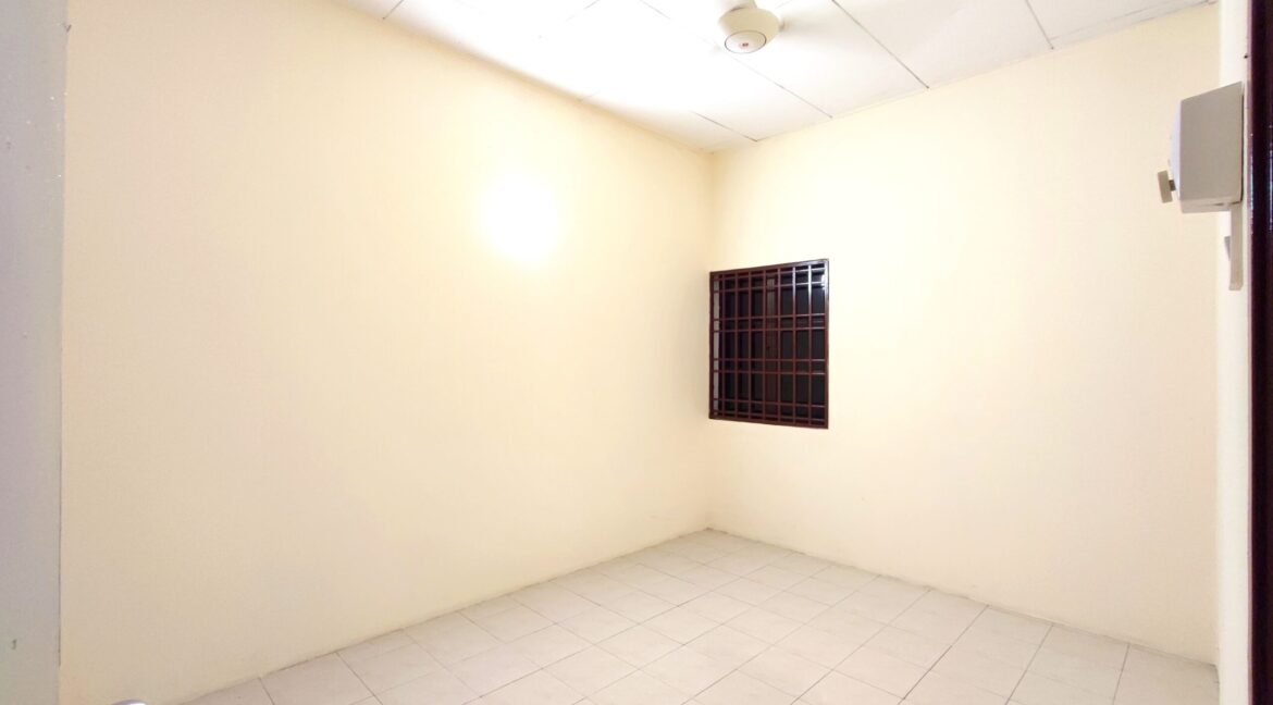 rumahuntukdijual-halamanmerupermai-01