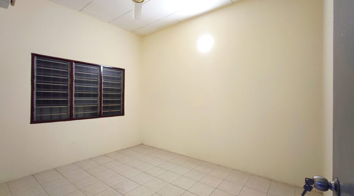 rumahuntukdijual-halamanmerupermai-04