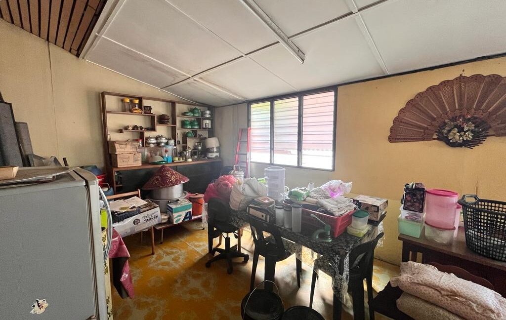 tmn-maju-rapat-rumah-untuk-dijual-05