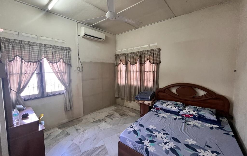 tmn-maju-rapat-rumah-untuk-dijual-08