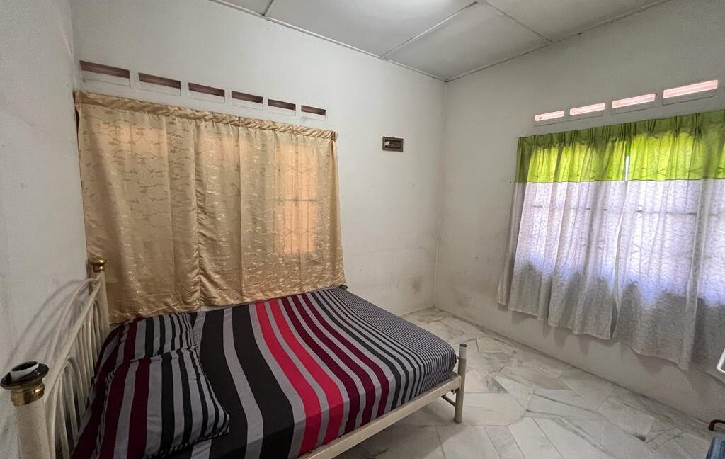 tmn-maju-rapat-rumah-untuk-dijual-09