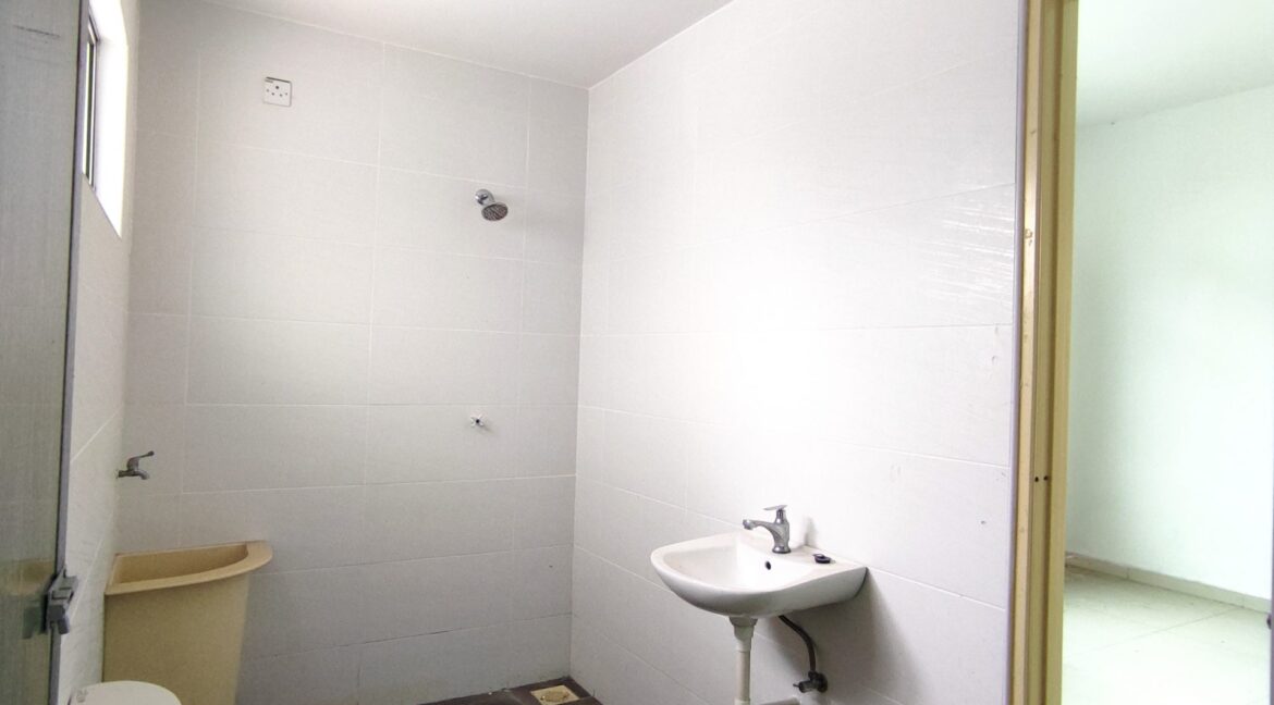 rumahuntukdijualdimanjung-ejenhartanahperak-04