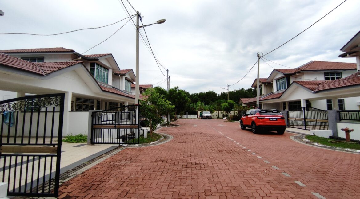 rumahuntukdijualdimanjung-ejenhartanahperak-13