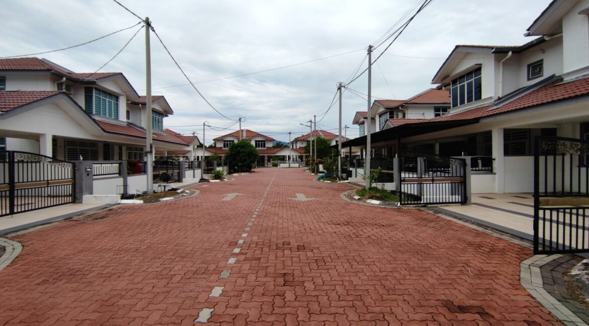 rumahuntukdijualdimanjung-ejenhartanahperak-14