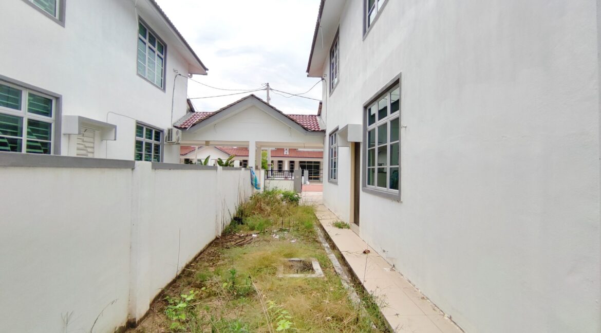rumahuntukdijualdimanjung-ejenhartanahperak-19