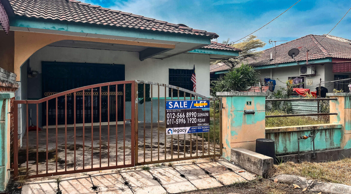 Teres Semi-D untuk dijual di Taman pusing Perdana, Pusing, Perak.