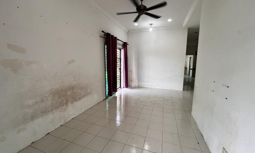 corner-lot-rumah-teres-setingkat-untuk-dijual-di-taman-chemor-09