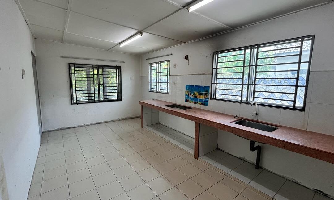 corner-lot-rumah-teres-setingkat-untuk-dijual-di-taman-chemor-11