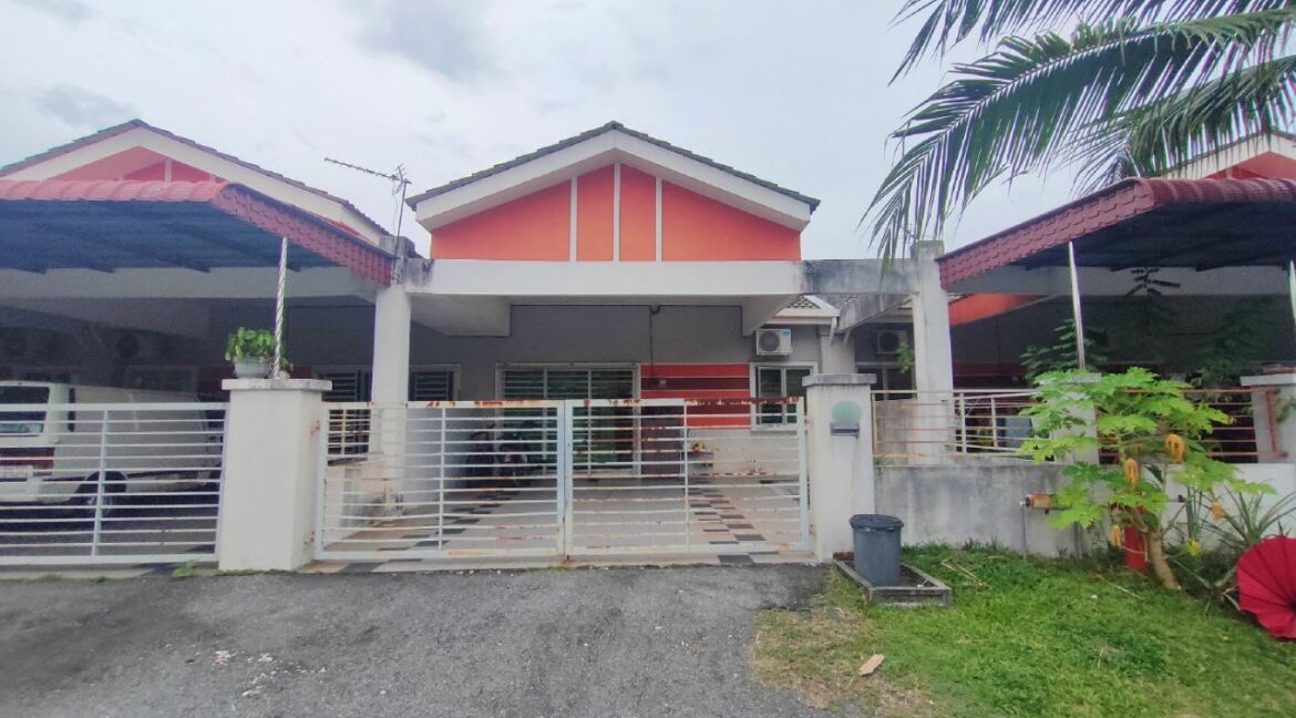 Rumah Setingkat Untuk Dijual Di Lakeville, Seri Iskandar