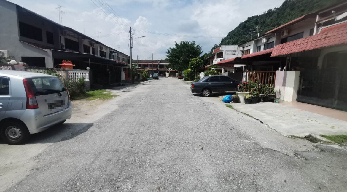 RumahUntukDijualIpoh-KampungCempakaSari-0004