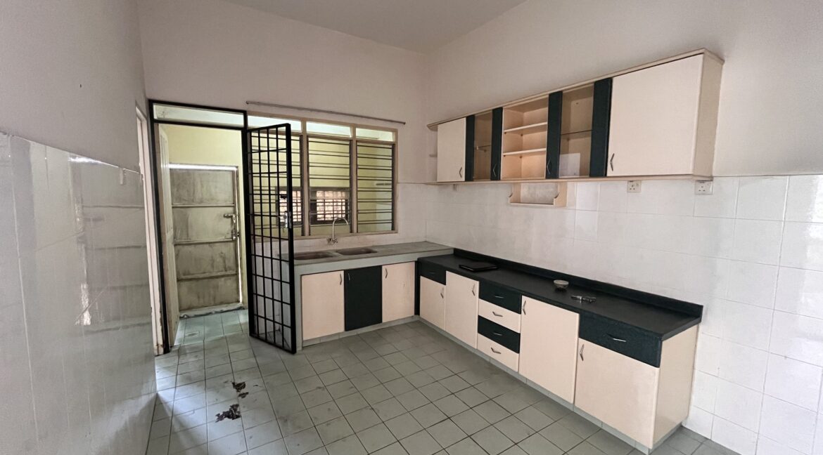 cornerlot-rumahuntukdijualipoh-tamanpinjimewah-25