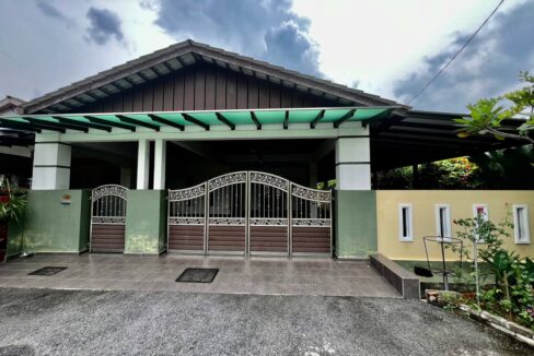 Semi-D Satu Setengah Tingkat untuk dijual di Fasa 1D2, Seri Manjung