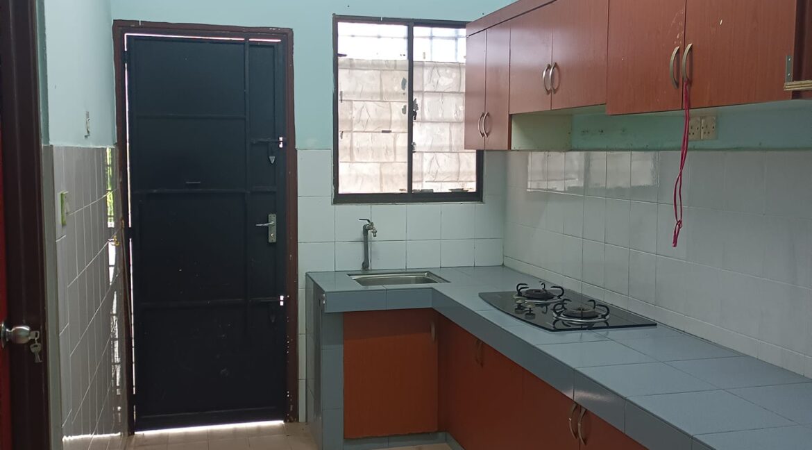 RumahTeresSetingkat-untukdijual-Tanjung-Rambutan-16