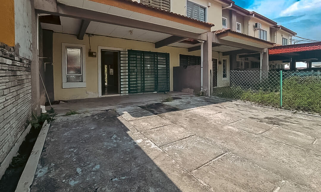 Teres Dua Tingkat untuk dijual di Klebang Putra, Chemor, Perak.