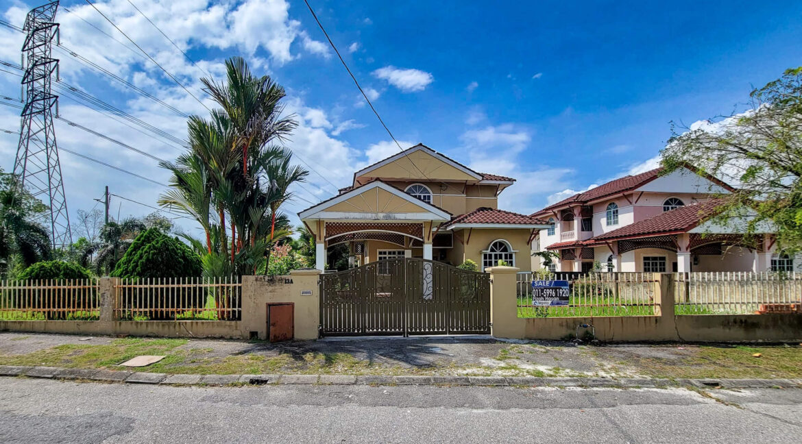 Banglo Corner Lot 2 Tingkat Untuk Dijual Di Gerbang Meru Indah, Ipoh