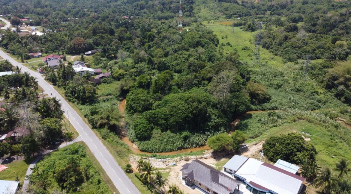 tanah-pertanian-ada-sungai-tepi-jalan-untuk-dijual-lenggong-perak-06
