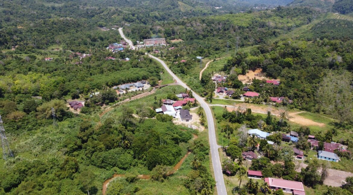 tanah-pertanian-ada-sungai-tepi-jalan-untuk-dijual-lenggong-perak-07