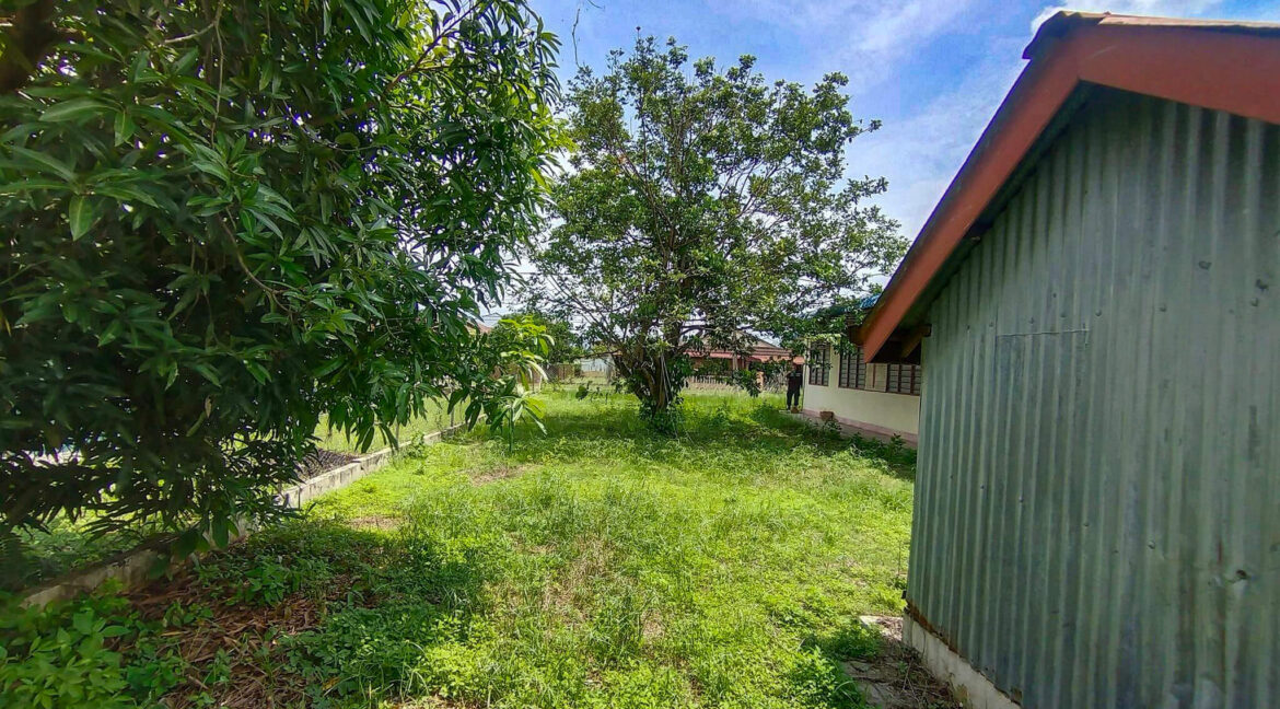 banglo-lama-untuk-dijual-di-kampung-rapat-jaya-ipoh-09
