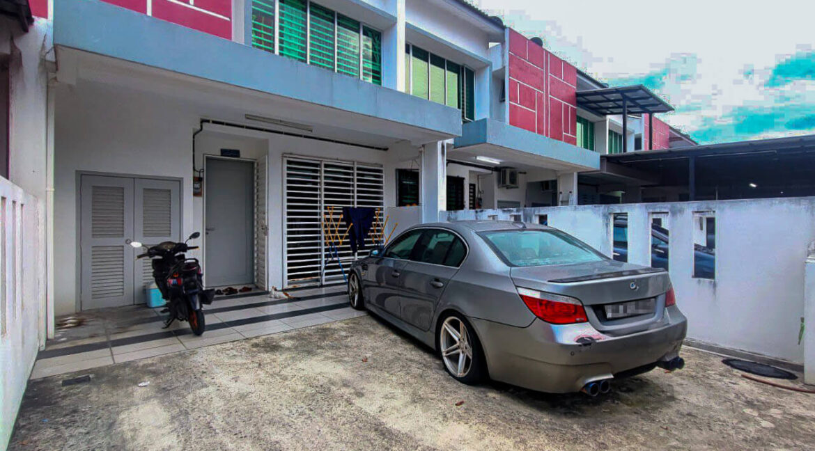 rumah-teres-2-tingkat-untuk-dijual-di-taman-klebang-putra-klebang-02