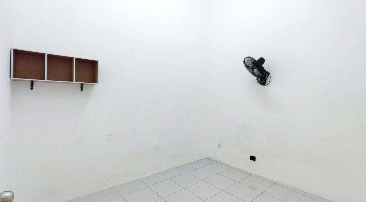 rumah-untuk-disewa-di-tasik-indah-bandar-universiti-seri-iskandar-perak-08