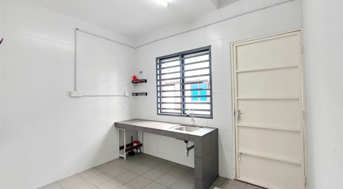 rumah-untuk-disewa-di-tasik-indah-bandar-universiti-seri-iskandar-perak-10