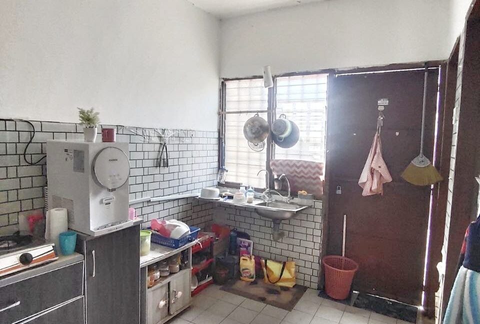 teres-setingkat-untuk-dijual-di-ulu-kinta-11