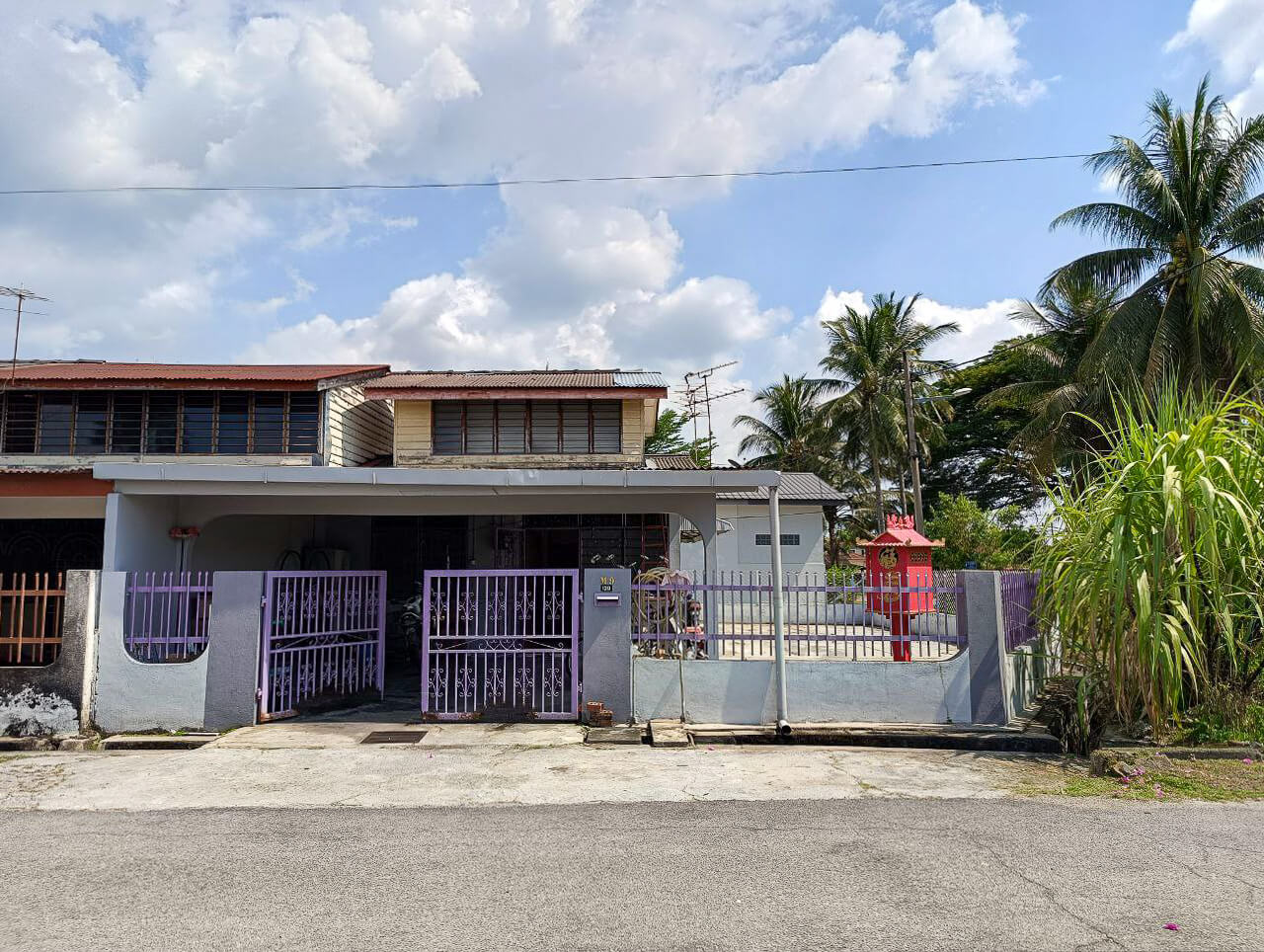 TERES CORNER LOT SETINGKAT UNTUK DIJUAL DI GOPENG