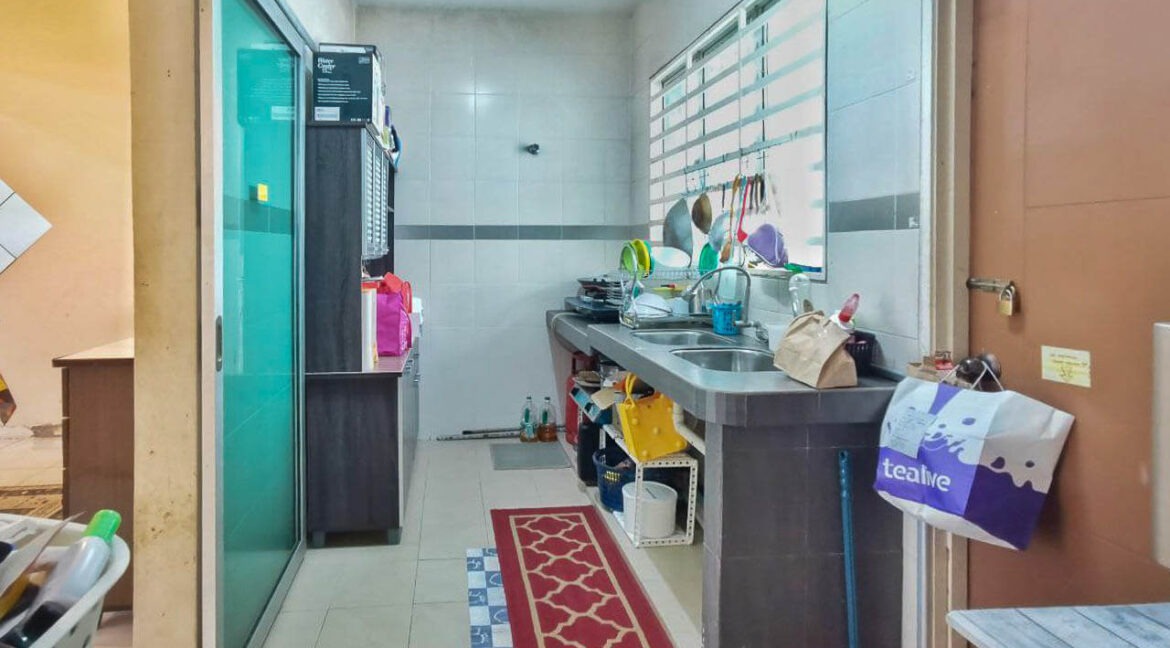 teres-2-tingkat-untuk-dijual-di-taman-bunga-raya-tapah-06