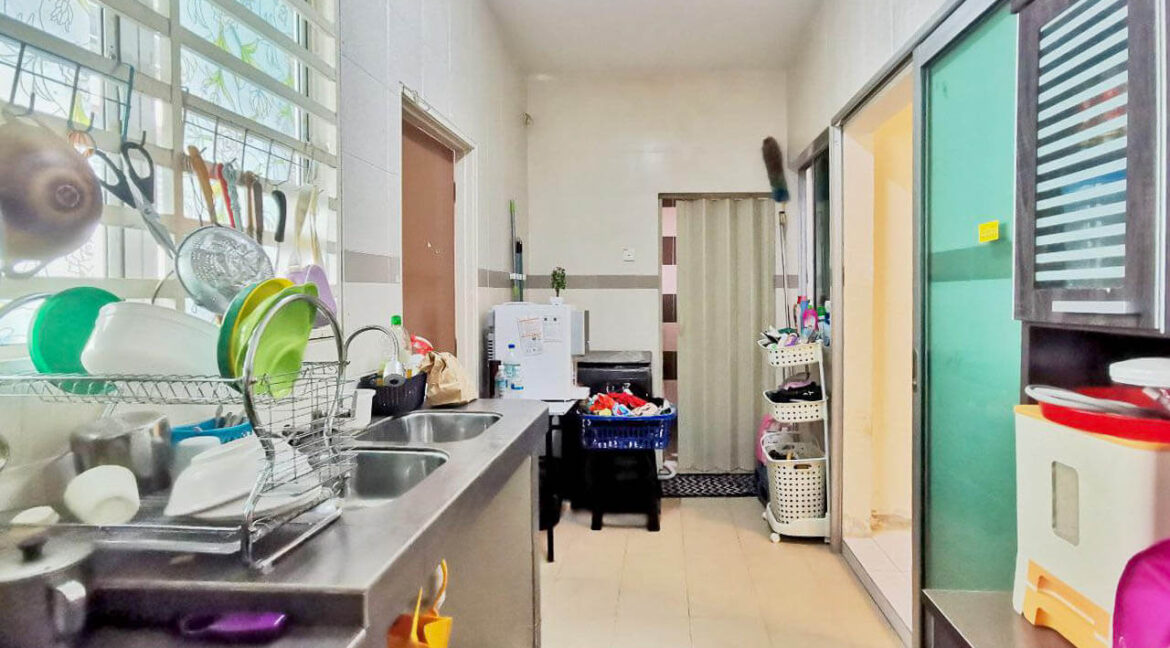teres-2-tingkat-untuk-dijual-di-taman-bunga-raya-tapah-07