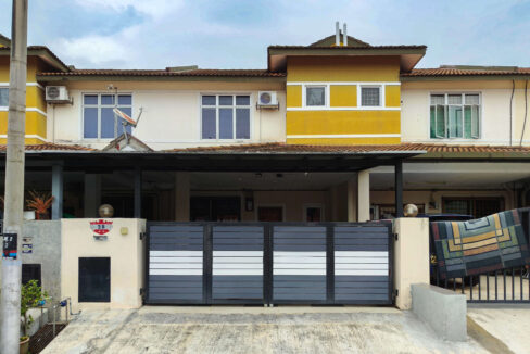 Teres 2 Tingkat Untuk Dijual Di Taman Emas, Dengkil