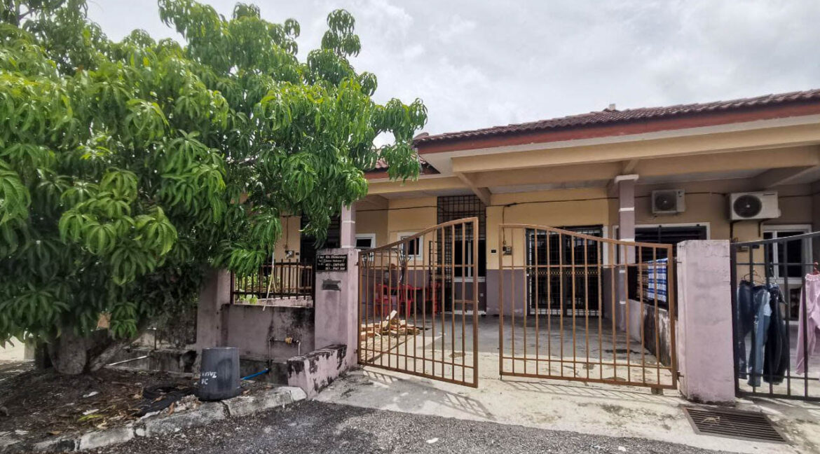Teres Setingkat Untuk Dijual Di Taman Sekiah Makmur, Tanjung Malim