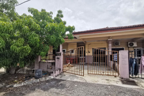 Teres Setingkat Untuk Dijual Di Taman Sekiah Makmur, Tanjung Malim