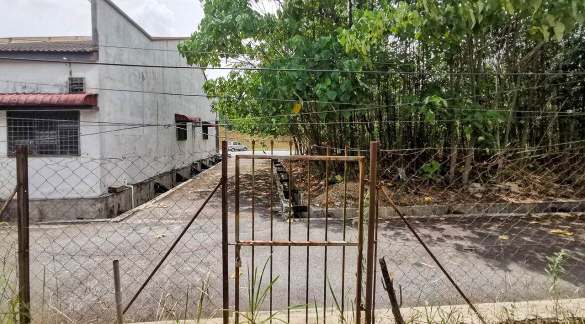 teres-setingkat-untuk-dijual-taman-sekiah-makmur-tanjung-malim-12