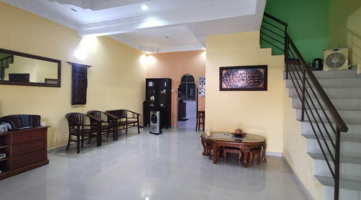 teres-taman-emas-dengkil-fizah-ejen-hartanah-006