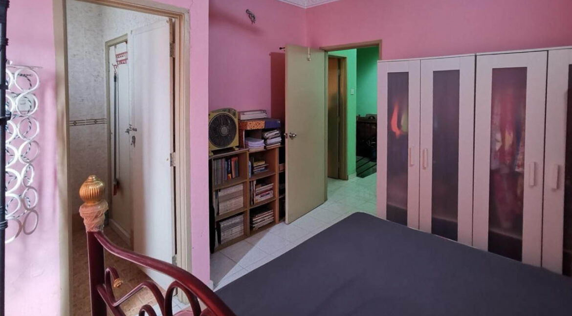 teres-taman-emas-dengkil-fizah-ejen-hartanah-021