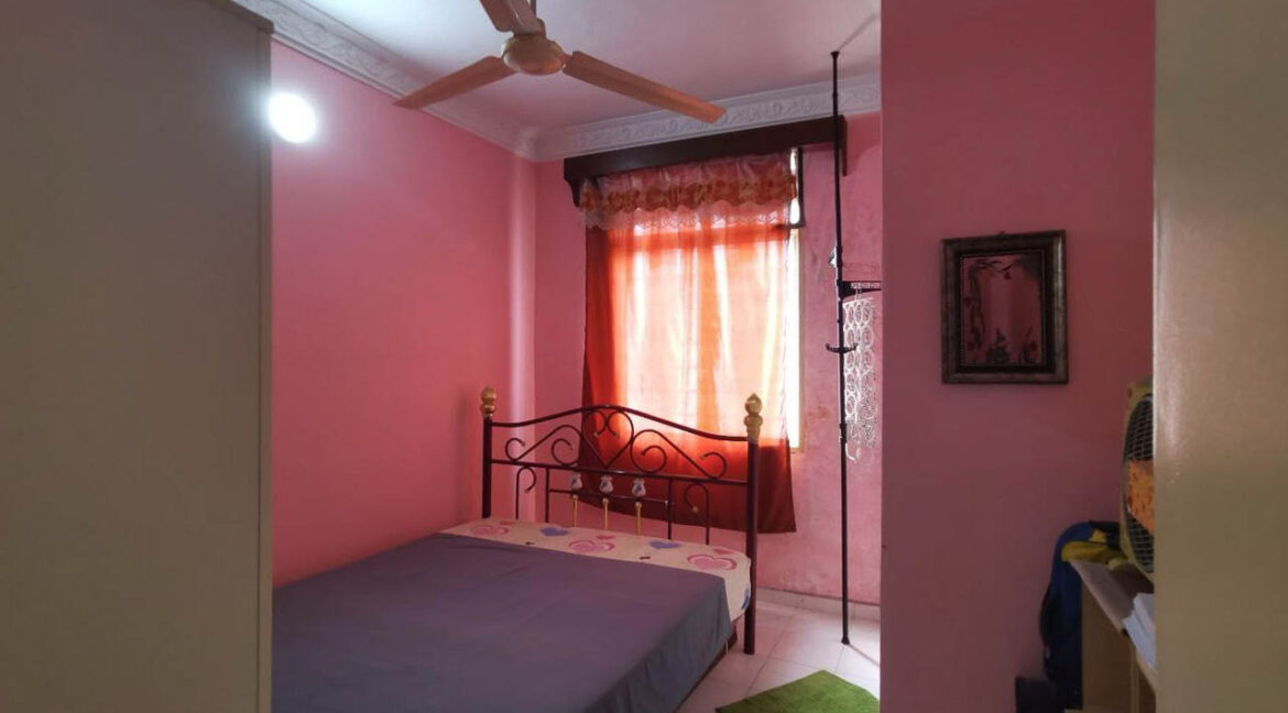 teres-taman-emas-dengkil-fizah-ejen-hartanah-023