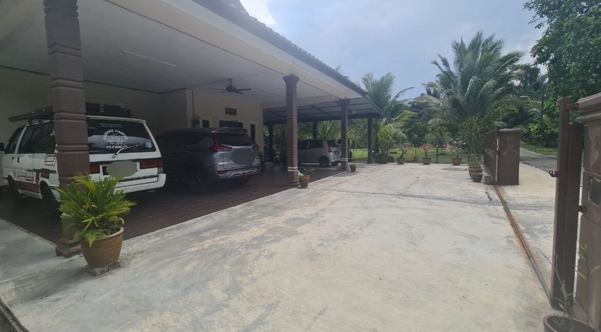 dusun-durian-dan-banglo-untuk-dijual-di-utp-seri-iskandar-02