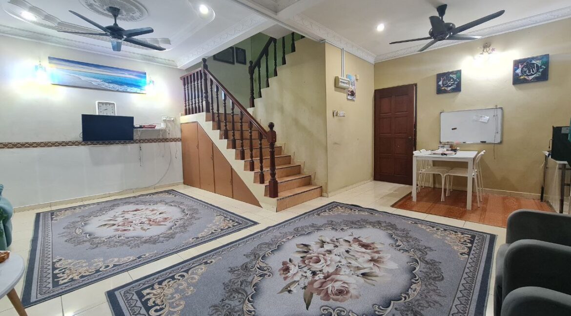 rumah-cantik-2-tingkat-pekan-razaki-ipoh-untuk-dijual-02