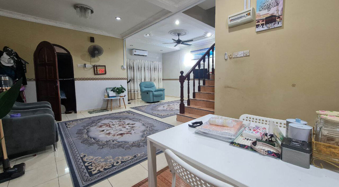 rumah-cantik-2-tingkat-pekan-razaki-ipoh-untuk-dijual-04