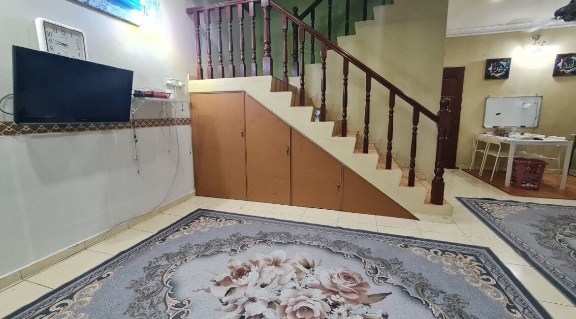 rumah-cantik-2-tingkat-pekan-razaki-ipoh-untuk-dijual-07