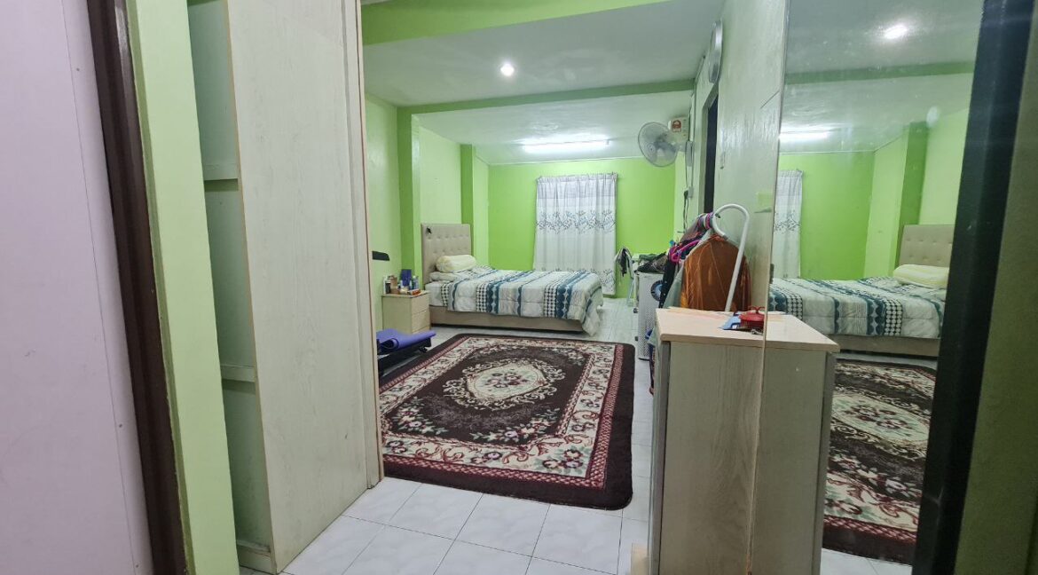 rumah-cantik-2-tingkat-pekan-razaki-ipoh-untuk-dijual-10