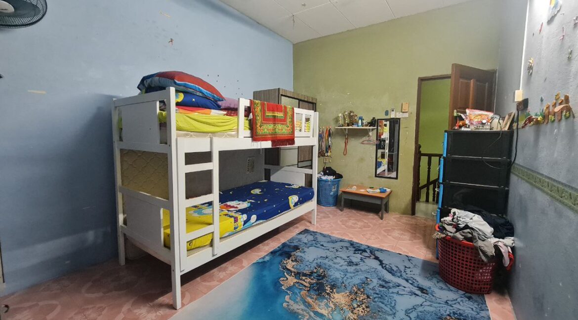 rumah-cantik-2-tingkat-pekan-razaki-ipoh-untuk-dijual-11
