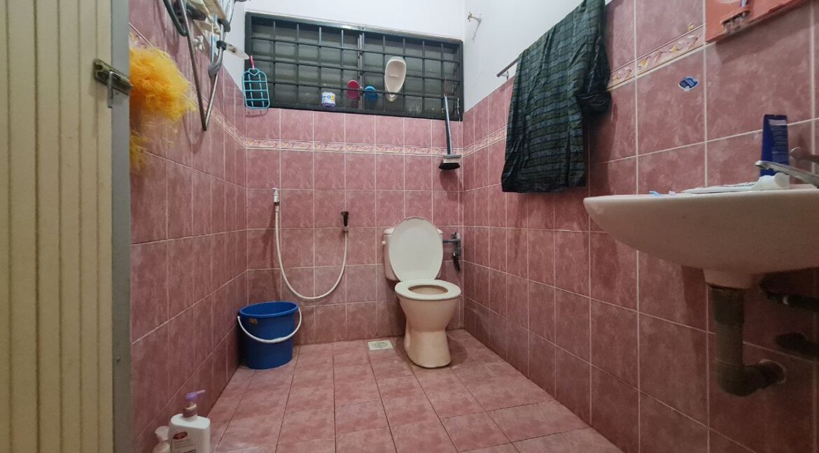 rumah-cantik-2-tingkat-pekan-razaki-ipoh-untuk-dijual-16