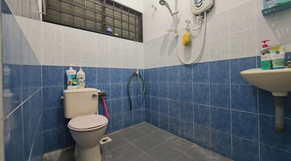 rumah-cantik-2-tingkat-pekan-razaki-ipoh-untuk-dijual-18